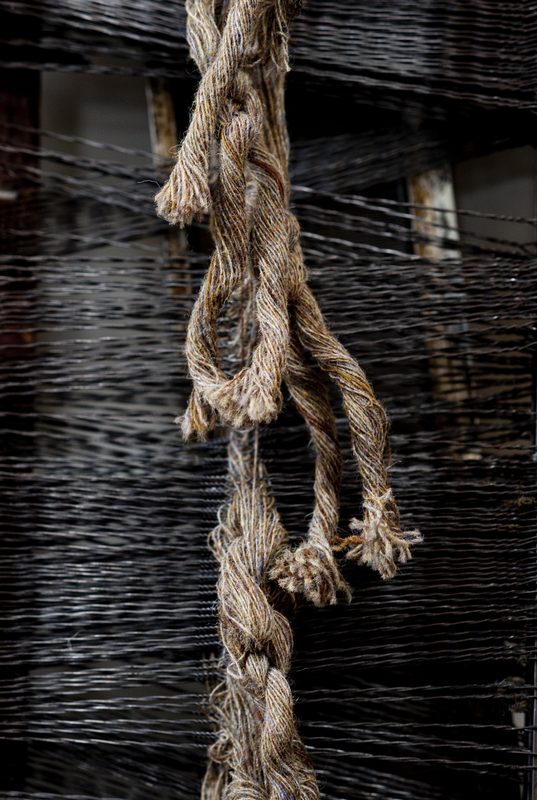 Twisted hanks on the loom